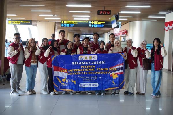Unigoro Catat Sejarah, 10 Mahasiswa Jalani KKN Internasional Perdana di Thailand
