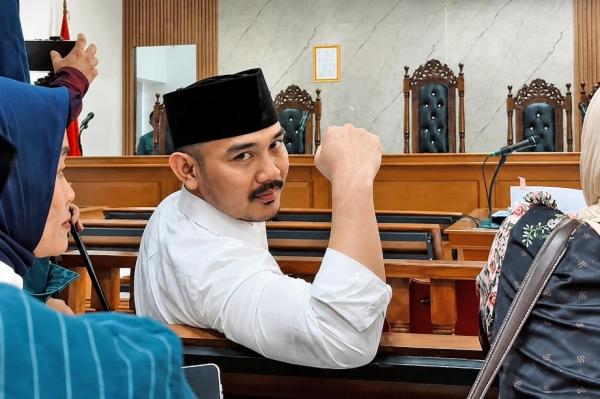 Kasus Korupsi Ijon Proyek Bekasi, JPU Tuntut Bupati Nonaktif Ade Kuswara 7 Tahun dan Ayahnya 4 Tahun