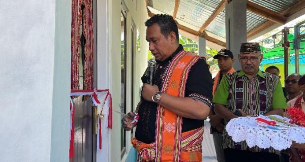 Bupati TTU Resmikan Rumah Layak Huni untuk Atlet Futsal SEA Games Astin Olin