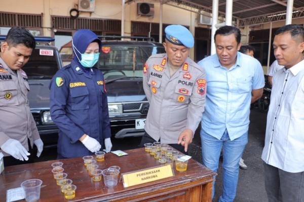 Bidpropam Polda Jateng Dadakan Cek HP dan Urine Anggota Polres Grobogan, Hasilnya?