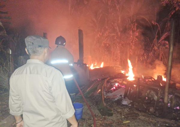 Bakar Sampah Berujung Petaka, Kandang dan Tiga Kambing di Bojongsari Terpanggang