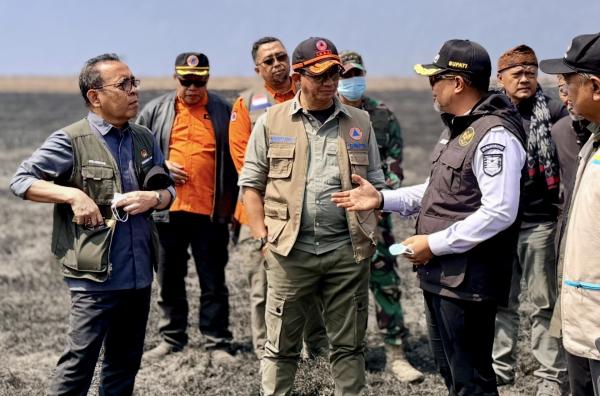 Menko PMK Buka Suara soal Kebakaran Gunung Bromo: Belum Bisa Jalan, Tak Ada Awan