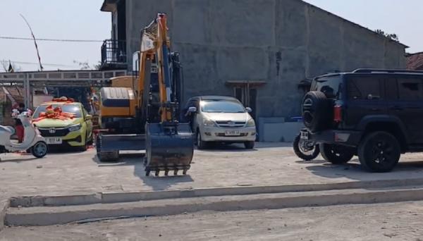 Viral Pernikahan Mewah dan Unik di Grobogan, Maskawin 2 Mobil Mewah hingga Ekskavator