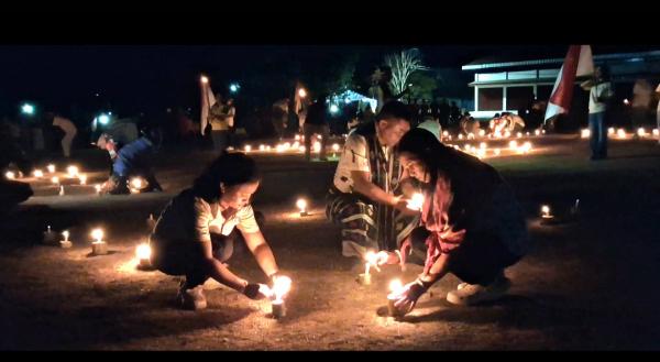 Doakan Korban Gempa Flores Warga Tulakadi Belu Gelar Aksi Seribu Lilin
