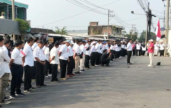 Eks Buruh Sritex Gelar Upacara Kemerdekaan RI: Hak Kami Masih Tersandera!