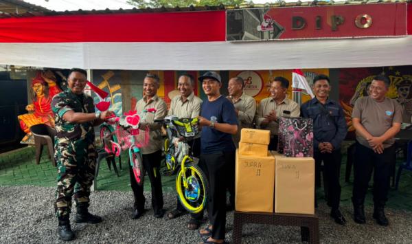 Semangat Kemerdekaan di Mako Polresta Gowa, TNI-Polri Main Domino, Kapolresta-Dandim Duet Bernyanyi