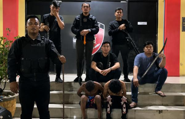 Bawa 4 Sajam Dini Hari! 2 Pemuda di Helvetia Diangkut Polisi