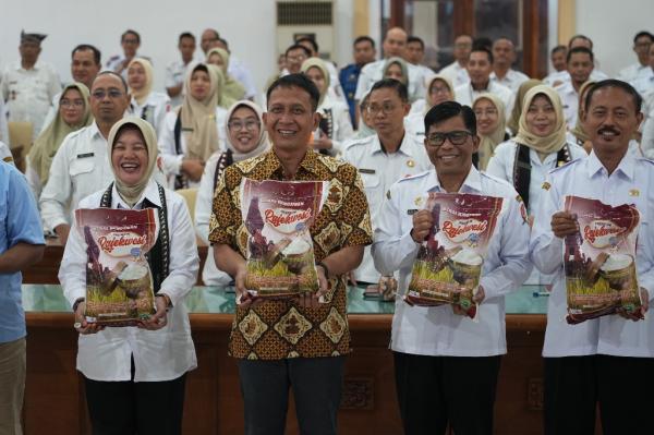 Bupati Bojonegoro Luncurkan GASPOL, ASN Ditarget Konsumsi 15 Kg Beras Lokal per Bulan