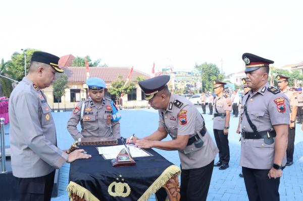 Penyegaran Organisasi, Polres Jepara Gelar Sertijab PJU dan Empat Kapolsek Jajaran