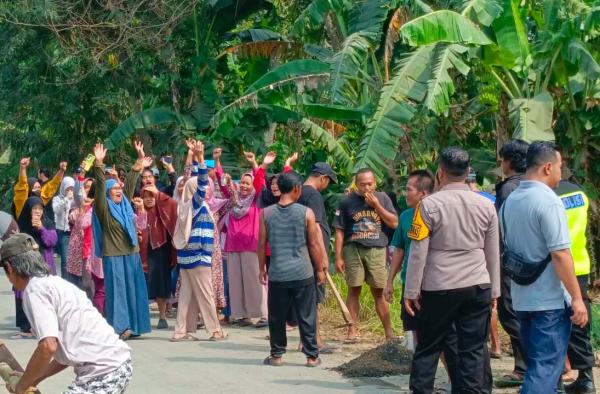 Warga Cindaga Tolak Tambang Pasir Mesin Sedot, Takut Terjadi Longsor