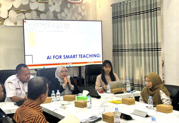 AI for Smart Teaching, Siapkan 100 Guru dari 62 Sekolah di Bojonegoro Jadi Pengajar Inovatif