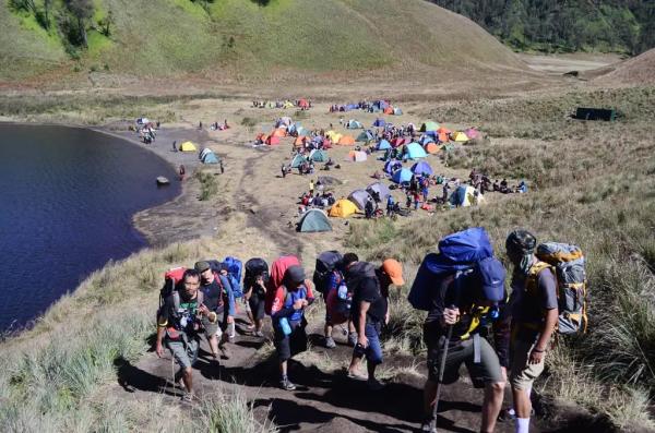 Jalur Pendakian Semeru Ditutup, Pendaki Bisa Refund atau Reschedule Tiket