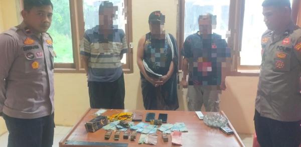Polisi Tangkap 3 Penjudi Kiu-Kiu di Mamuju, BB Rp 840 Ribu dan 7 Boks Domino Disita
