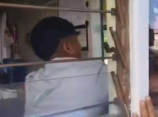 Viral Penjaga Palang Pintu Pelintasan Dekoro Pekalongan Tertidur saat KA Melintas, Ini Kata Daop 4