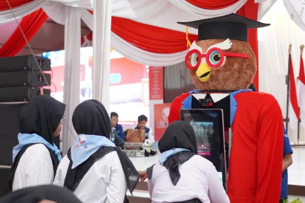 Bikin Kaget, Robot Owly Milik Untag Surabaya Bisa Jawab Pertanyaan hingga Baca Ekspresi Wajah