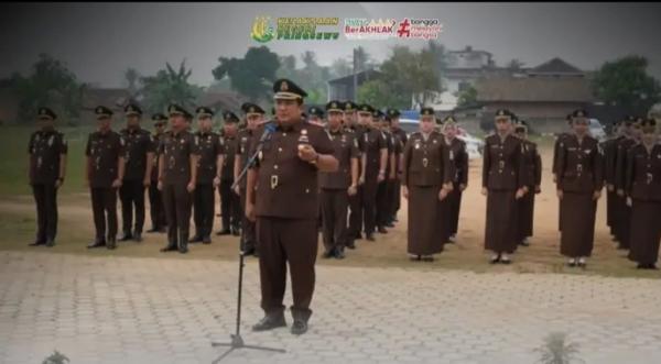 Pimpin Ziarah TMP, Kajari Pringsewu Tegaskan Semangat Pengabdian di Hari Lahir Kejaksaan RI ke-81