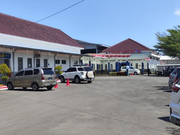 Stasiun Gombong, Pintu Masuk Menjelajah Barat Kebumen