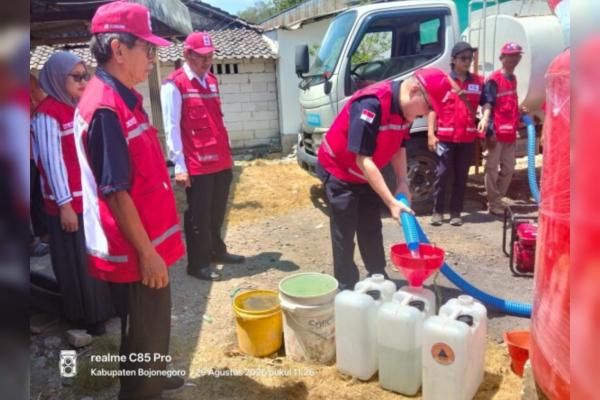 19 Hari Bergerak, PMI Bojonegoro Sudah Salurkan 190.000 Liter Air ke Wilayah Kekeringan