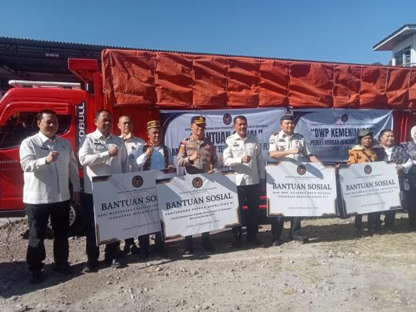 Ditjenpas Salur Bantuan Logistik dan Temui Warga Binaan di Lapas Ruteng Pascagempa