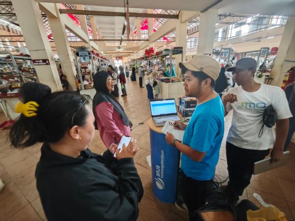 Grebek Pasar Digelar, Pedagang Diajak Ikut Perlindungan Ketenagakerjaan