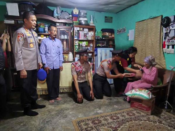 Tumbuhkan Jiwa Kepedulian Sosial, 774 Siswa SPN Polda Metro Jaya Bakti Sosial Jumat Berkah