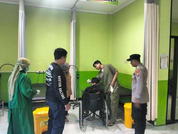 Tepergok Curi Motor Jemaah Masjid, Maling Babak Belur Dihajar Massa di Sidoarjo