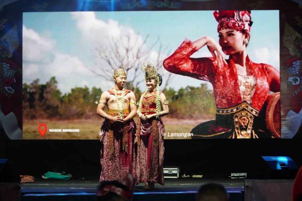 Parade Kebhinekaan Meriahkan HUT ke-81 RI di Lamongan, 10 Etnis Tampilkan Budaya Nusantara