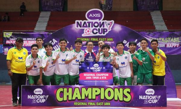 SMAN 2 Mataram dan SMAN 1 Wonoayu Juara Regional Futsal Pelajar