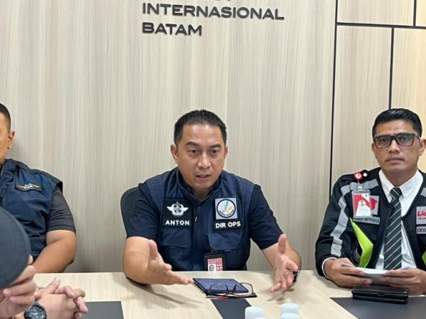 Abu Vulkanik Anak Krakatau Bikin 21 Penerbangan Batam-Jakarta Batal, 2.500 Penumpang Terdampak