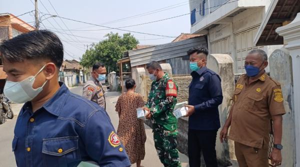 Peduli Terhadap Kesehatan Masyarakat, Karang Taruna Kelurahan Randakari Bagikan Masker Pasca Erupsi