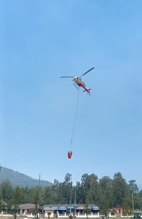 Padamkan Karhutla Ijen, Helikopter Water Bombing Dikerahkan