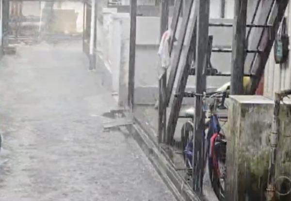 Hujan Deras Guyur Kota Balikpapan Saat Puncak Kemarau, BMKG: Bukan Modifikasi Cuaca