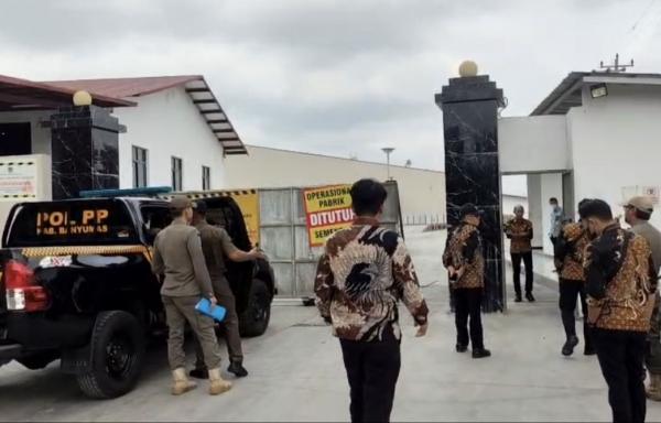 Pemkab Sidak Pabrik Hebel PT IKN yang Nekat Beroperasi Lagi