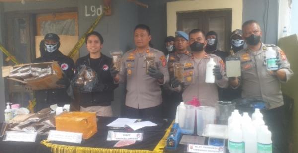 Home Industri Narkoba di Batujajar Digerebek, Polres Cimahi Amankan Sinte Senilai Rp15 Miliar