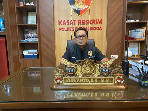 Ngeri! 2 Lansia Pengadegan Saling Serang dengan Golok