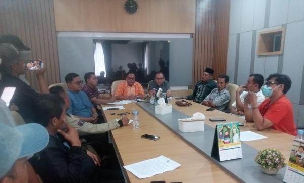 Konflik Yayasan Syarief Hidayatullah VS UIN, Orang Tua Siswa Ikut Turun Tangan