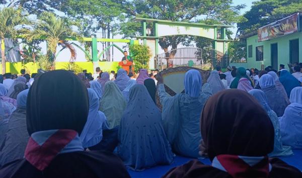 Kemarau Panjang, Ratusan Pelajar Grobogan Gelar Salat Istisqa Minta Hujan