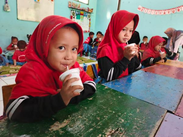 Susu UMKM Kadirejo Masuk Menu MBG, Produksi 8.000 Cup Sehari untuk 50 Sekolah