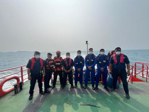 KSOP Banten Bersama Basarnas dan Ditpolairud Cari Lima Jurnalis Hilang Kontak di Selat Sunda