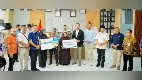 Keluarga Korban Kebakaran Evyap Terima Santunan dan Beasiswa
