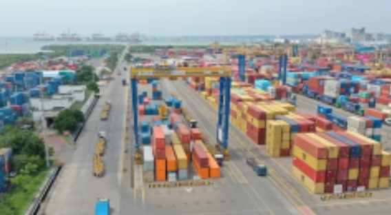 Tembus 128 Ribu TEUs, Arus Peti Kemas Pelabuhan Surabaya Melesat, Ekspor Kalahkan Impor