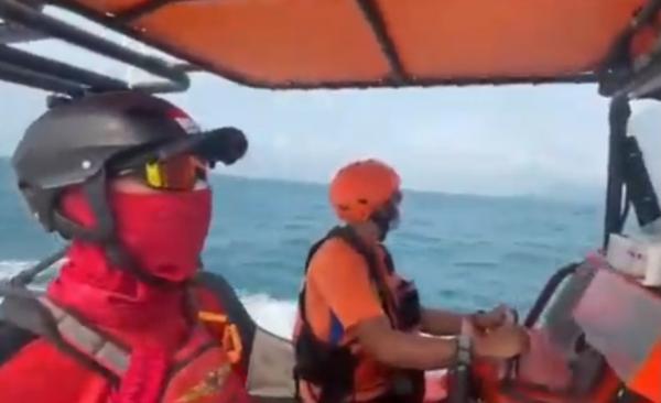 Ombak 2 Meter Hambat Pencarian 5 Jurnalis yang Hilang di Selat Sunda
