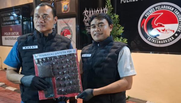 Tunggu Pembeli di Kamar Kos, Pria di Surabaya Ditangkap Bawa 148,7 Gram Tembakau Sintetis