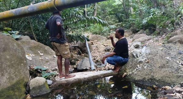 Benahi Pelayanan Ketersedian Air Bersih Untuk Pelanggan, Dirut PDAM Alor Tinjau Lokasi Mata Air