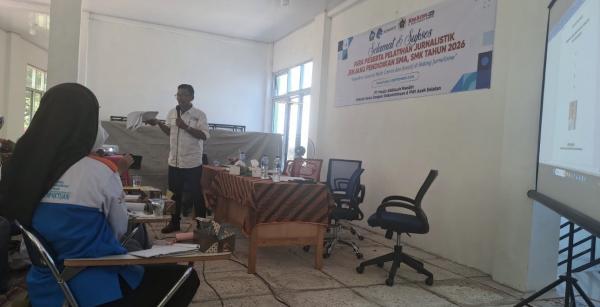 Ketua SMSI Aceh Selatan Bekali Pelajar Tapaktuan Dasar-Dasar Jurnalistik