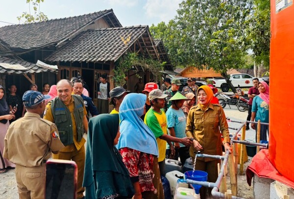 Kekeringan di Bojonegoro Makin Meluas, 72 Desa Krisis Air Bersih 15 Hanya Andalkan Bantuan Droping
