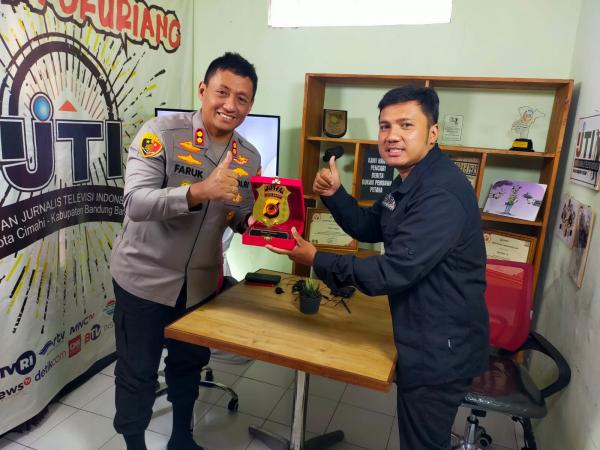 Edukasi Tangkal Informasi Hoaks, Kapolres Cimahi Silaturahmi ke Sekretariat IJTI Sangkuriang