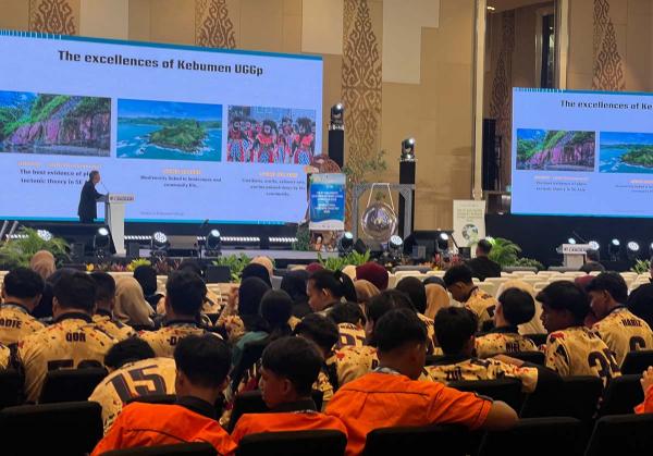 Dewan Pakar Geopark Kebumen Paparkan Geotrail di Forum Asia-Pasifik di Malaysia
