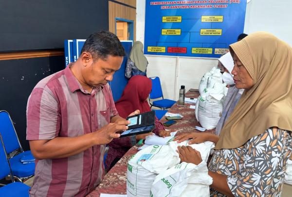 Bantuan Beras untuk Masyarakat Terus Disalurkan dari Medan hingga Langkat