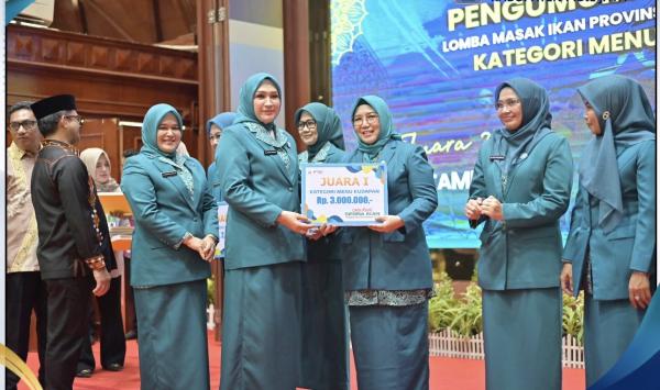 Dua Piala Dibawa Pulang, Pidie Jaya Tampil Gemilang di Lomba Masak Serba Ikan Aceh 2026